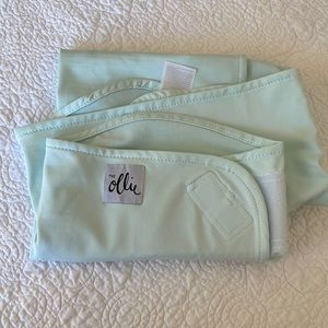 Ollie swaddle EUC mint green